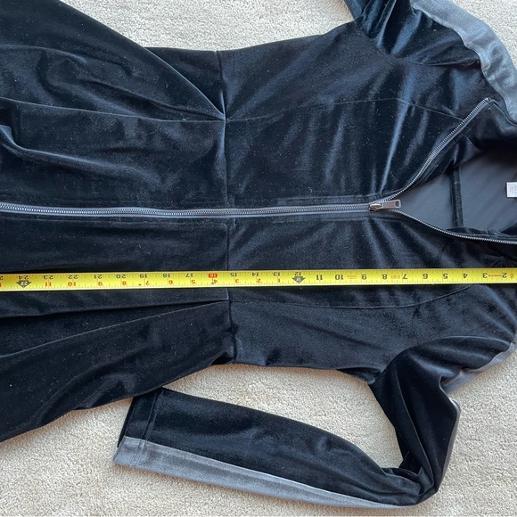 Black Boston Proper Sports Set - Picture 5 of 10